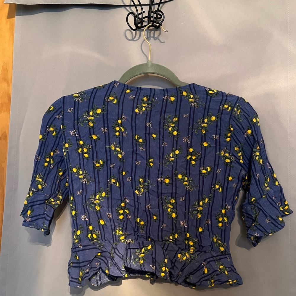 Lovable Lemon Blouse - Picture 2 of 2